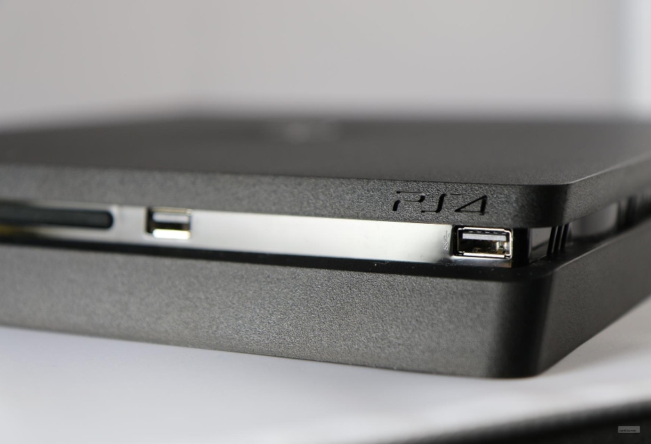 Новые подробности Sony PlayStation 4 Slim